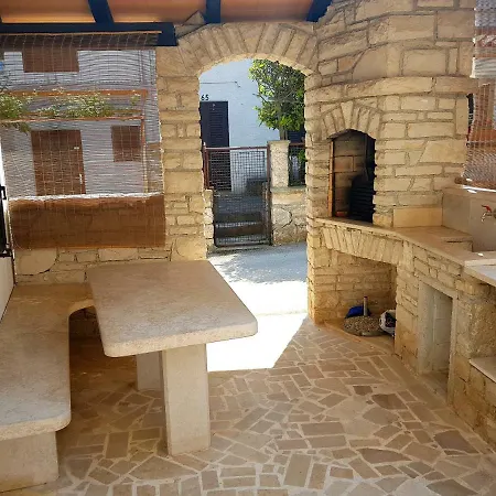 Val Villa